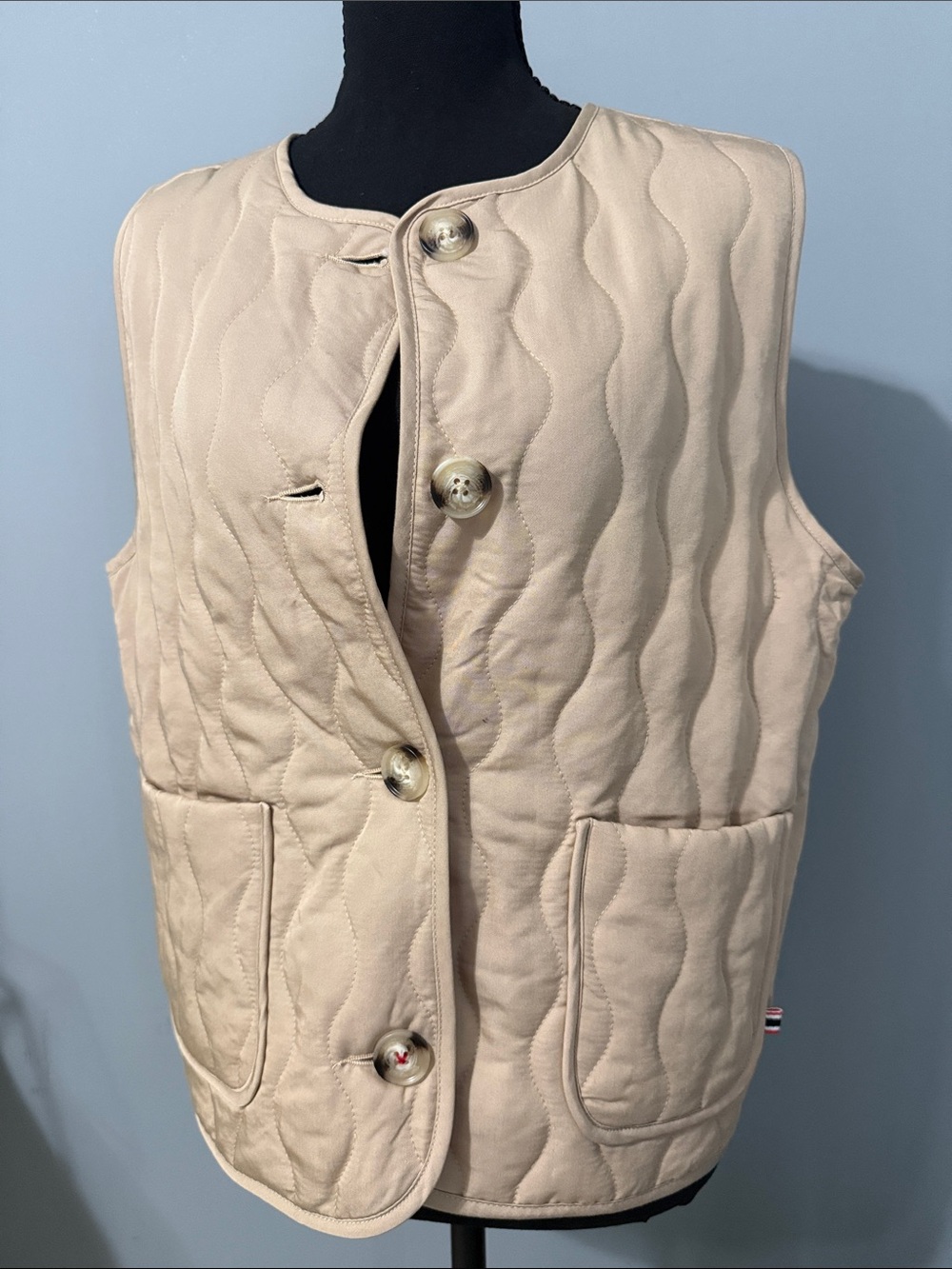 Hunter Quilted Sleeveless Vest in Light Beige